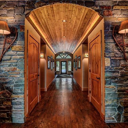 Whispering Pines Lodge: 9 Bedroom Eagle River Luaran gambar