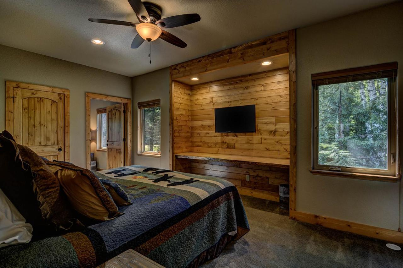 Whispering Pines Lodge: 9 Bedroom Eagle River Luaran gambar