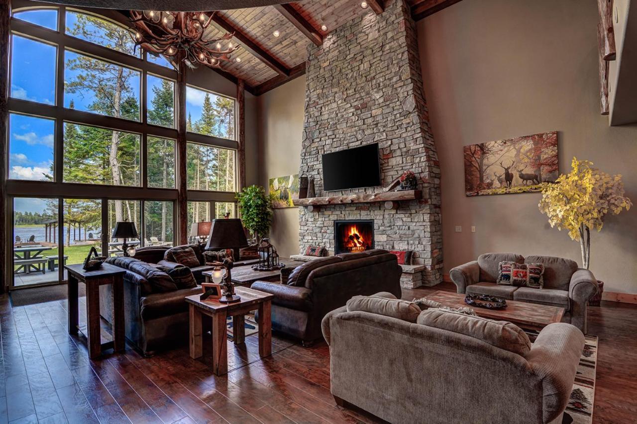 Whispering Pines Lodge: 9 Bedroom Eagle River Luaran gambar