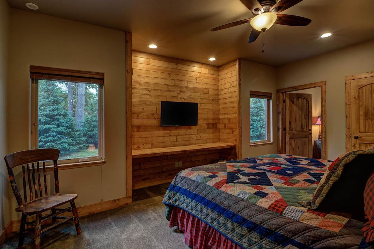 Whispering Pines Lodge: 9 Bedroom Eagle River Luaran gambar