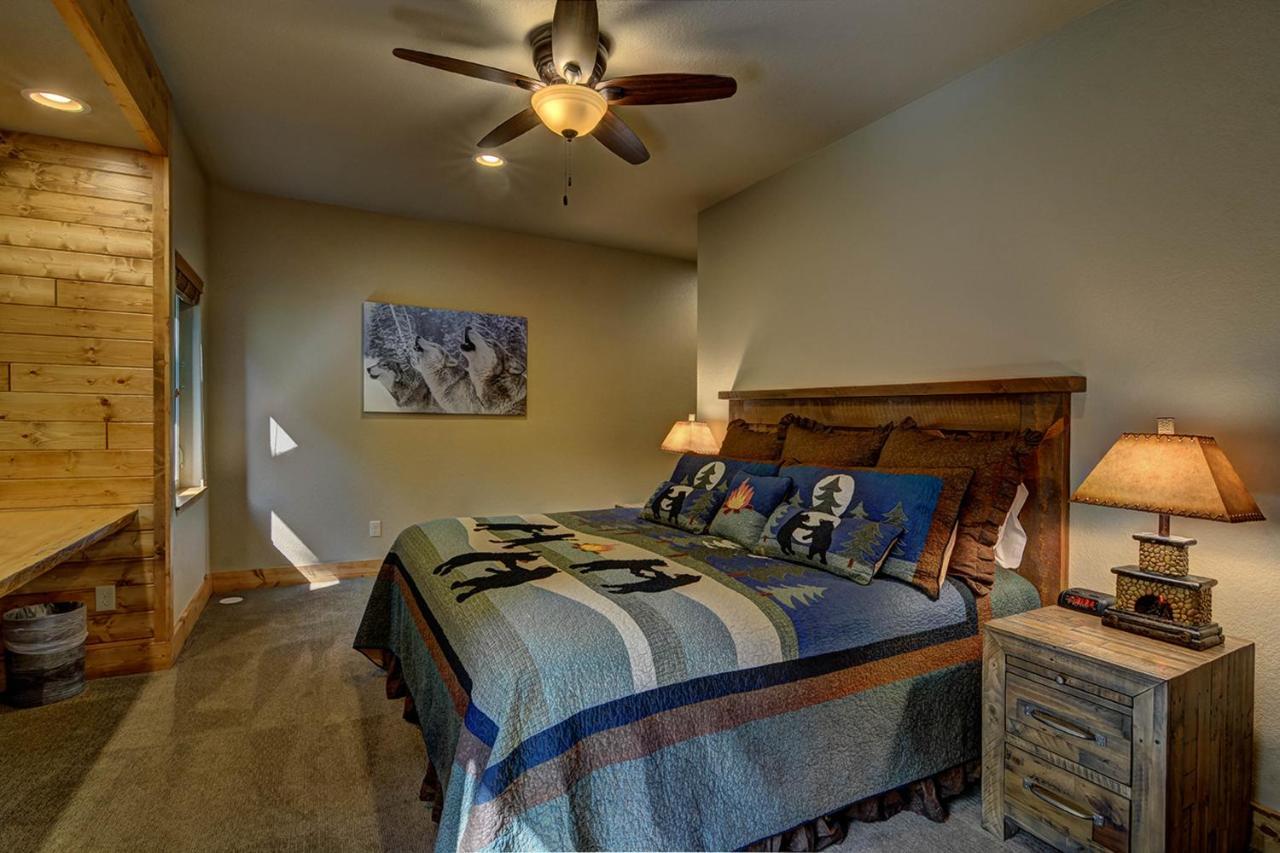 Whispering Pines Lodge: 9 Bedroom Eagle River Luaran gambar