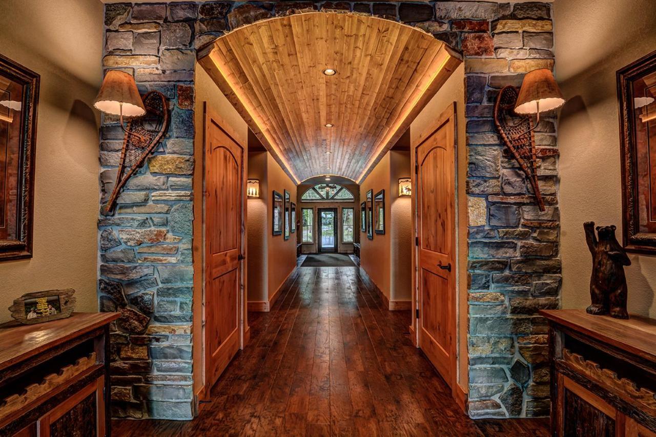 Whispering Pines Lodge: 9 Bedroom Eagle River Luaran gambar